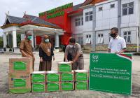 Asian Agri Serahkan Bantuan APD untuk Puskesmas Perawatan Tapung